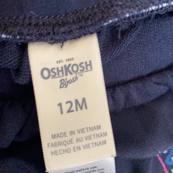 OshKosh B'Gosh Shorts (Size 12 Months) - Picture 3 of 5